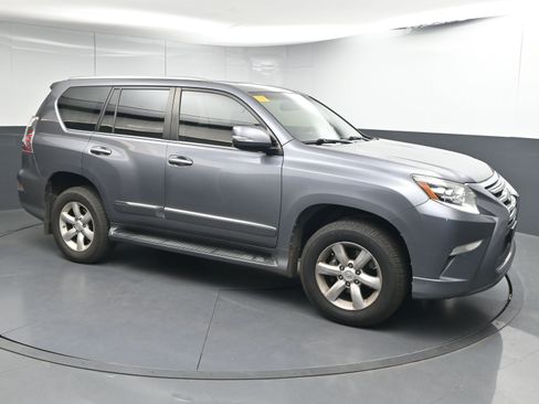 Used 2017 Lexus GX 460 image 6