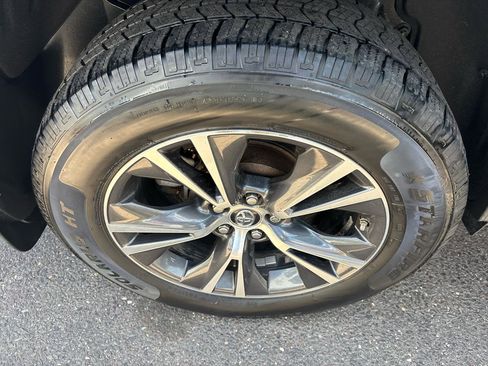 Used 2017 Toyota Highlander LE w/ Protection Package #3 image 21