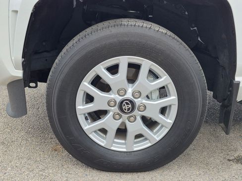 Used 2024 Toyota Tacoma SR5 AWD/4WD image 14