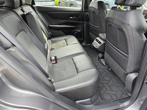 Used 2023 Nissan Ariya FWD image 15