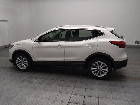 Used 2019 Nissan Rogue Sport SV FWD image 2