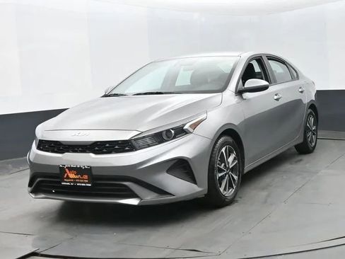 Used 2023 Kia Forte LXS FWD image 1