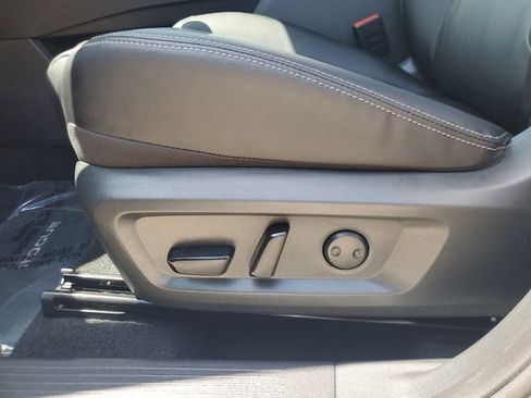 Used 2026 Nissan Rogue SL FWD image 15