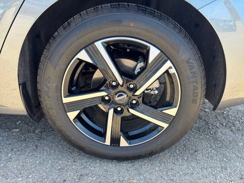 Used 2025 Nissan Sentra SV FWD image 28