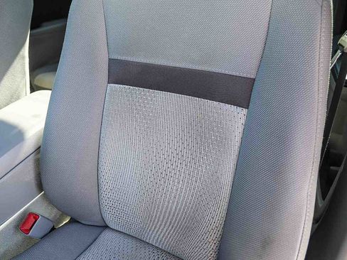 Used 2014 Toyota Camry LE image 24