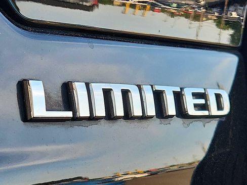 Used 2023 Jeep Grand Cherokee Limited AWD/4WD image 30