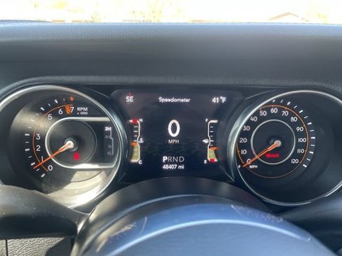 Used 2021 Jeep Wrangler Unlimited Sahara w/ Uconnect 4C Nav & Sound Group AWD/4WD image 23