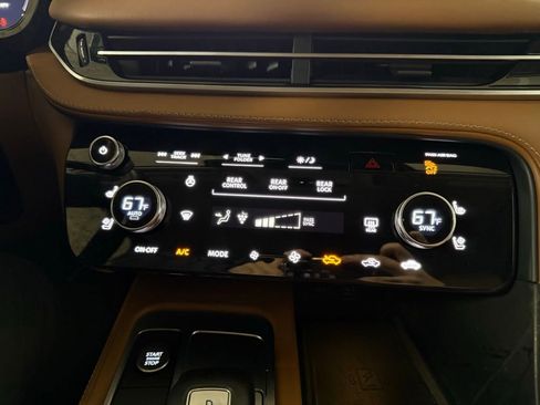 Used 2023 INFINITI QX60 Sensory w/ Vision Package AWD/4WD image 14