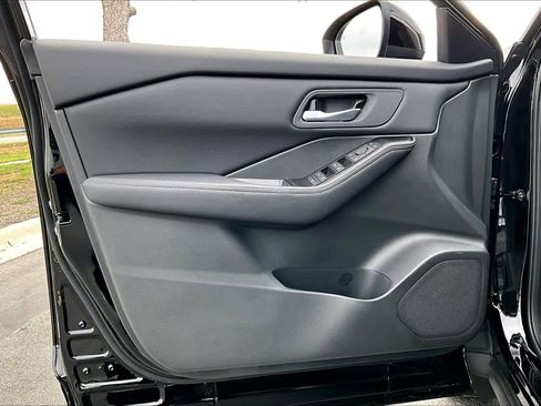 New 2026 Nissan Rogue SV image 10