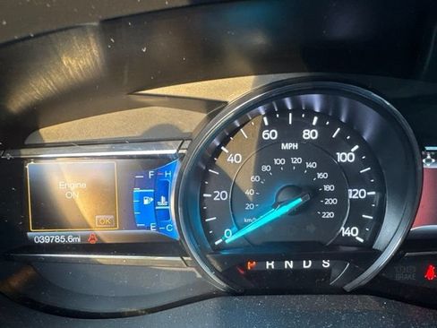 Used 2017 Ford Explorer Limited w/ Equipment Group 301A FWD image 23