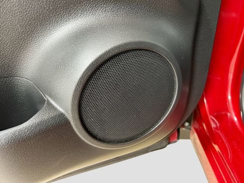 Used 2017 Nissan Rogue Sport S image 18