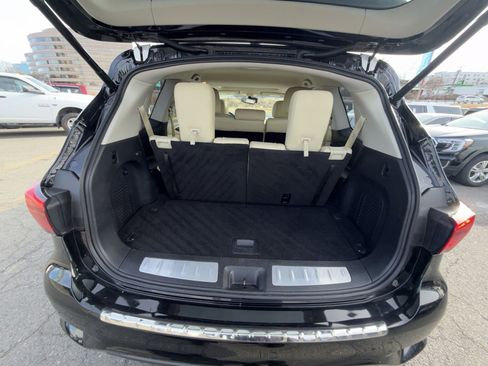 Used 2019 INFINITI QX60 Luxe w/ Essential Package image 19