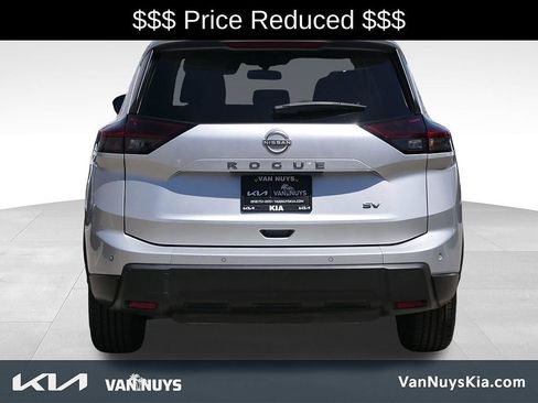 Used 2024 Nissan Rogue SV FWD image 33