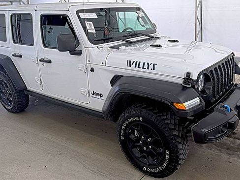 Used 2023 Jeep Wrangler Unlimited w/ Cold Weather Group AWD/4WD image 3