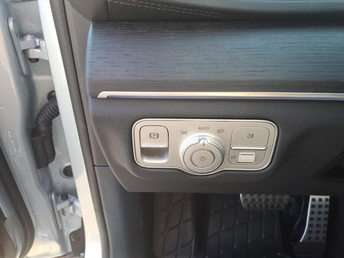 New 2026 Mercedes-Benz GLS 450 4MATIC image 17