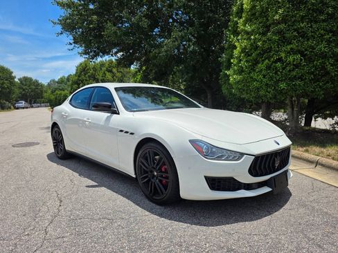 Used 2019 Maserati Ghibli S Q4 AWD/4WD image 7