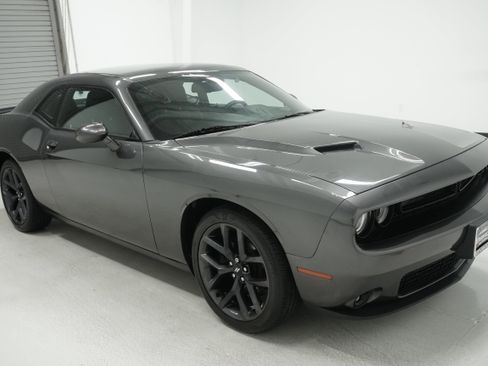 Used 2019 Dodge Challenger SXT w/ Blacktop Package RWD image 3