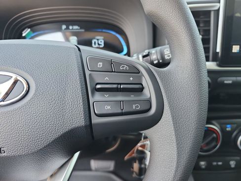 New 2026 Hyundai Venue SE FWD image 30