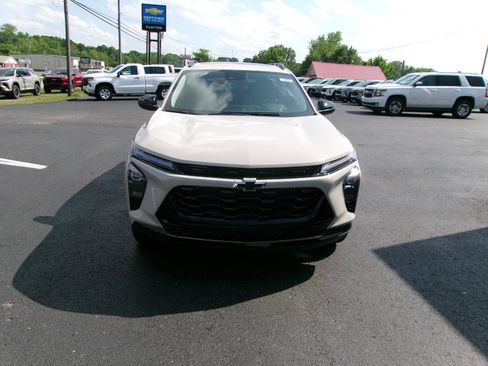 New 2026 Chevrolet Trax ACTIV FWD image 8