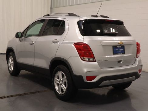 Used 2020 Chevrolet Trax LT w/ LT Convenience Package AWD/4WD image 8