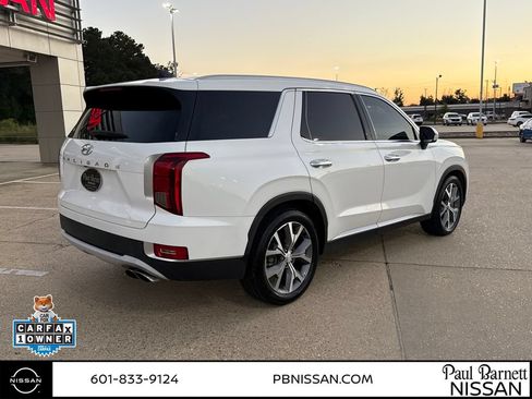Used 2022 Hyundai Palisade SEL w/ Premium Package FWD image 6