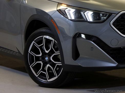 Certified 2025 BMW X2 xDrive28i image 3