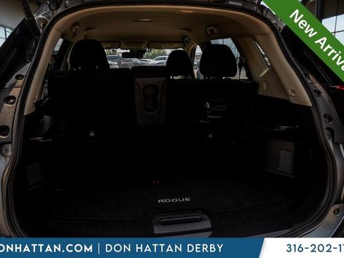 Used 2020 Nissan Rogue SV FWD image 29