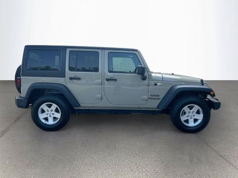 Used 2017 Jeep Wrangler Unlimited Sport w/ Quick Order Package 24S AWD/4WD image 3