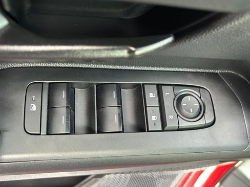 Used 2024 Toyota Tacoma SR5 AWD/4WD image 18