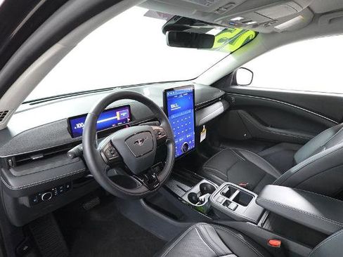 Certified 2025 Ford Mustang Mach-E Premium image 13