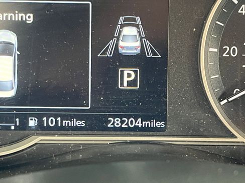 Used 2025 Nissan Versa SV image 40