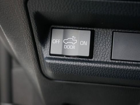 Certified 2024 Toyota Tacoma TRD Off-Road AWD/4WD image 31