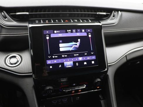 Used 2025 Jeep Grand Cherokee L Laredo image 21