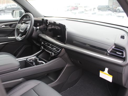 New 2026 Chevrolet Traverse LT w/ Midnight/Sport Edition image 14