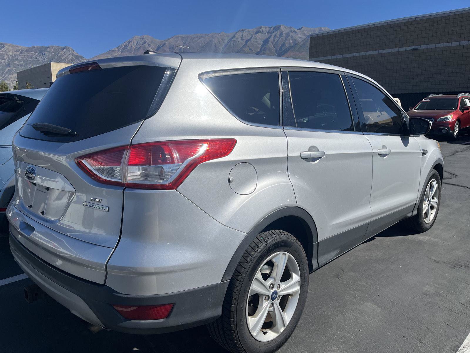 Used 2015 Ford Escape SE FWD image 4
