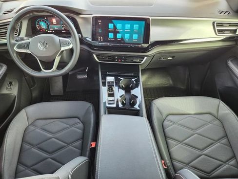 Used 2024 Volkswagen Atlas Cross Sport SE w/ Panoramic Sunroof Package FWD image 27