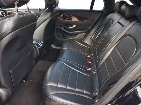 Used 2017 Mercedes-Benz GLC 300 4MATIC image 24
