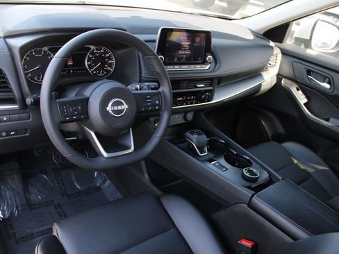 Certified 2024 Nissan Rogue SV w/ SV Premium Package AWD/4WD image 5