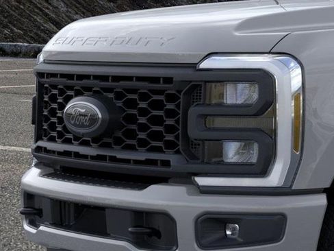 New 2025 Ford F350 Lariat w/ Lariat Ultimate Package image 17