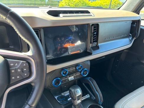 Used 2023 Ford Bronco Wildtrak image 13