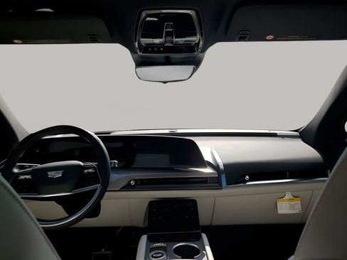 New 2026 Cadillac Vistiq Luxury image 24