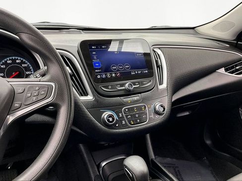 Used 2025 Chevrolet Malibu LT image 6