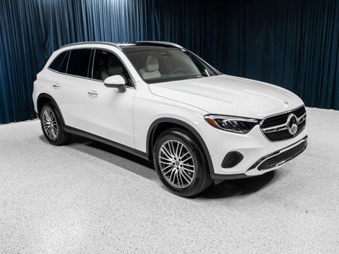 New 2026 Mercedes-Benz GLC 300 image 3