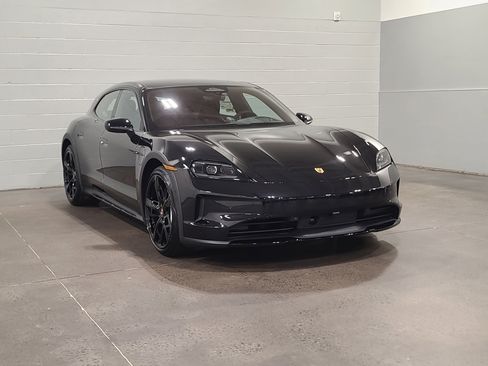 New 2026 Porsche Taycan 4S image 9