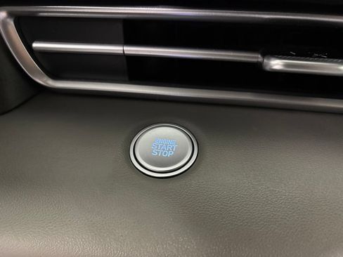 Used 2025 Hyundai Elantra Sport FWD image 19