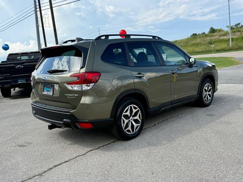 Used 2023 Subaru Forester Premium AWD/4WD image 4