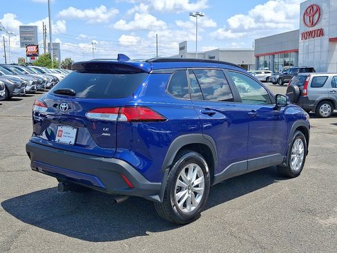 Used 2023 Toyota Corolla Cross LE w/ Moonroof Package AWD/4WD image 7