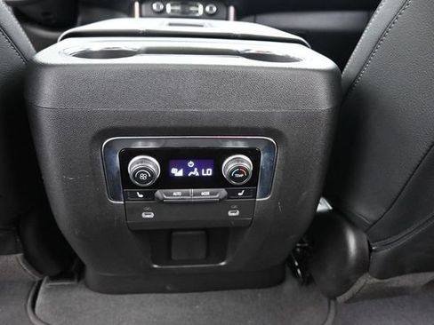 Used 2024 Chevrolet Tahoe High Country AWD/4WD image 24