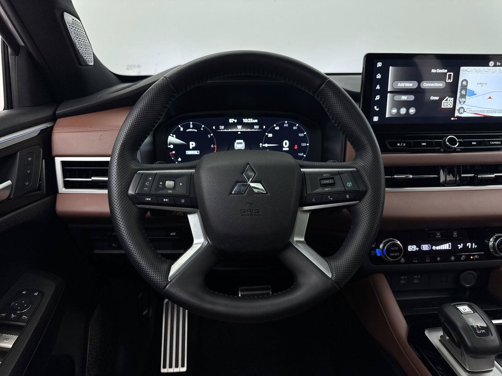 Used 2025 Mitsubishi Outlander SEL FWD image 4