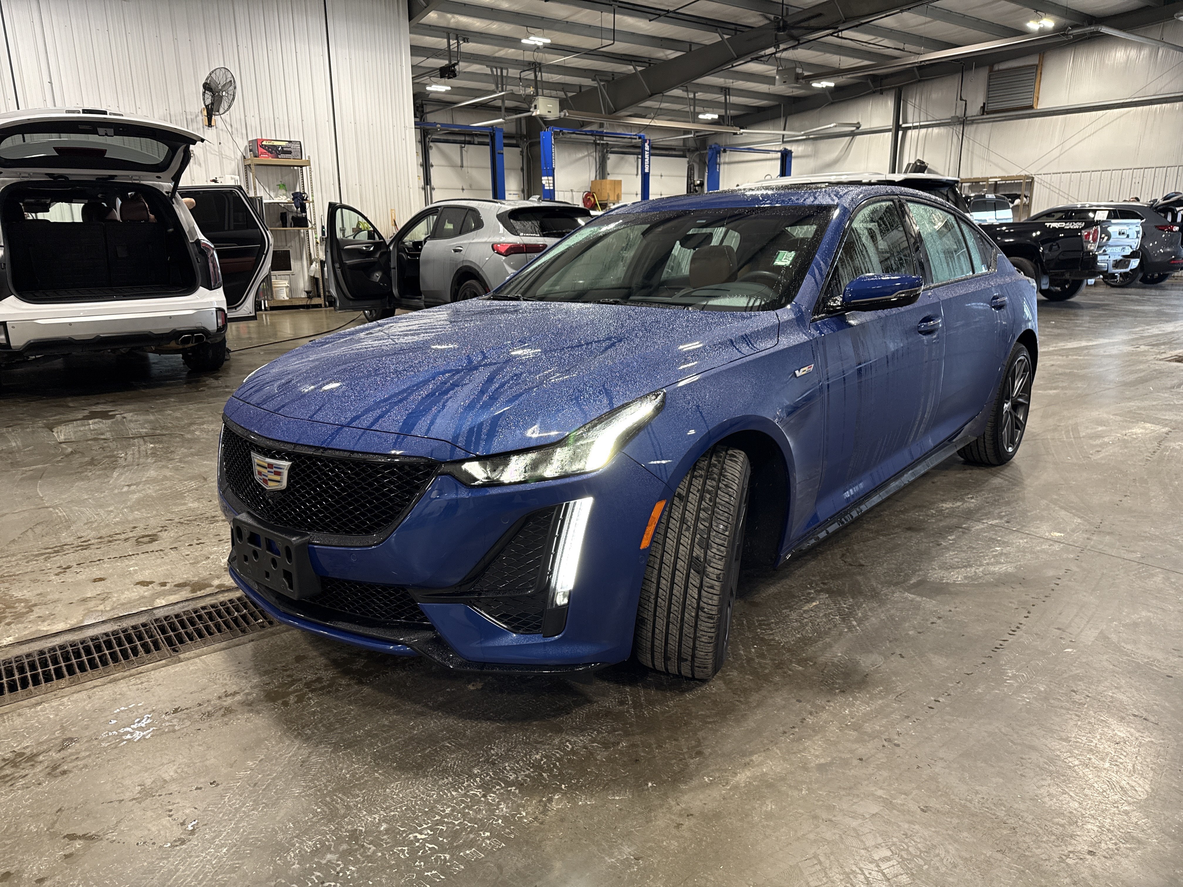 Used 2022 Cadillac CT5 V w/ Platinum Package AWD/4WD image 6